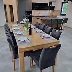9 Villa