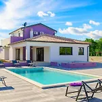 9 Villa *