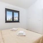 9 Villa