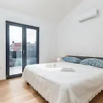 9 Villa