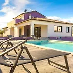 Villa 9 *