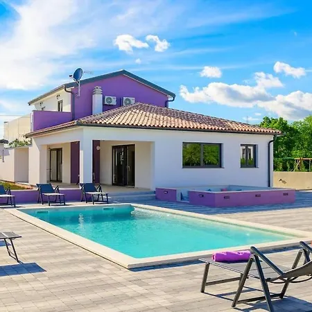 9 Villa *
