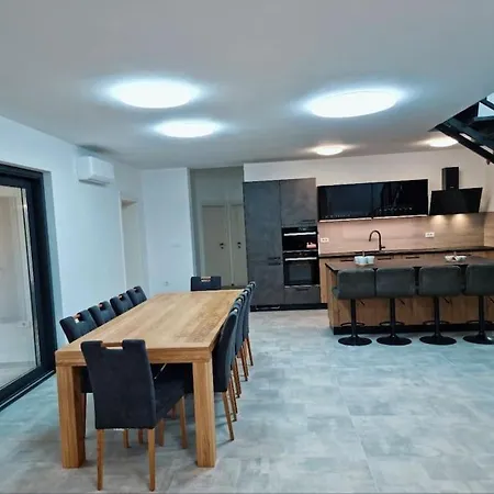 9 Villa Marcana