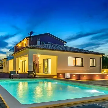 9 Villa Marčana
