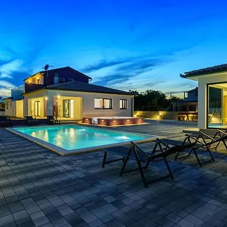 9 Villa