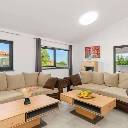 9 Villa