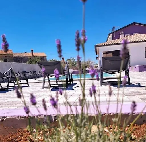 Villa 9 *